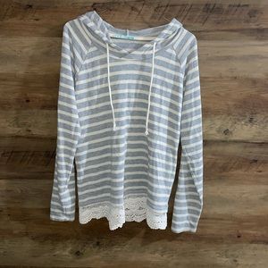 🌵Grey and White Striped Hoodie